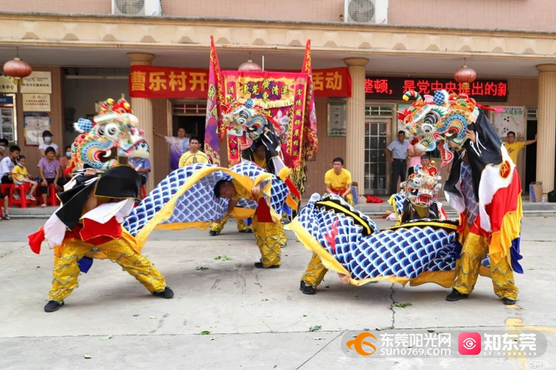 高难度动作一气呵成麒麟舞进谢岗美丽乡村