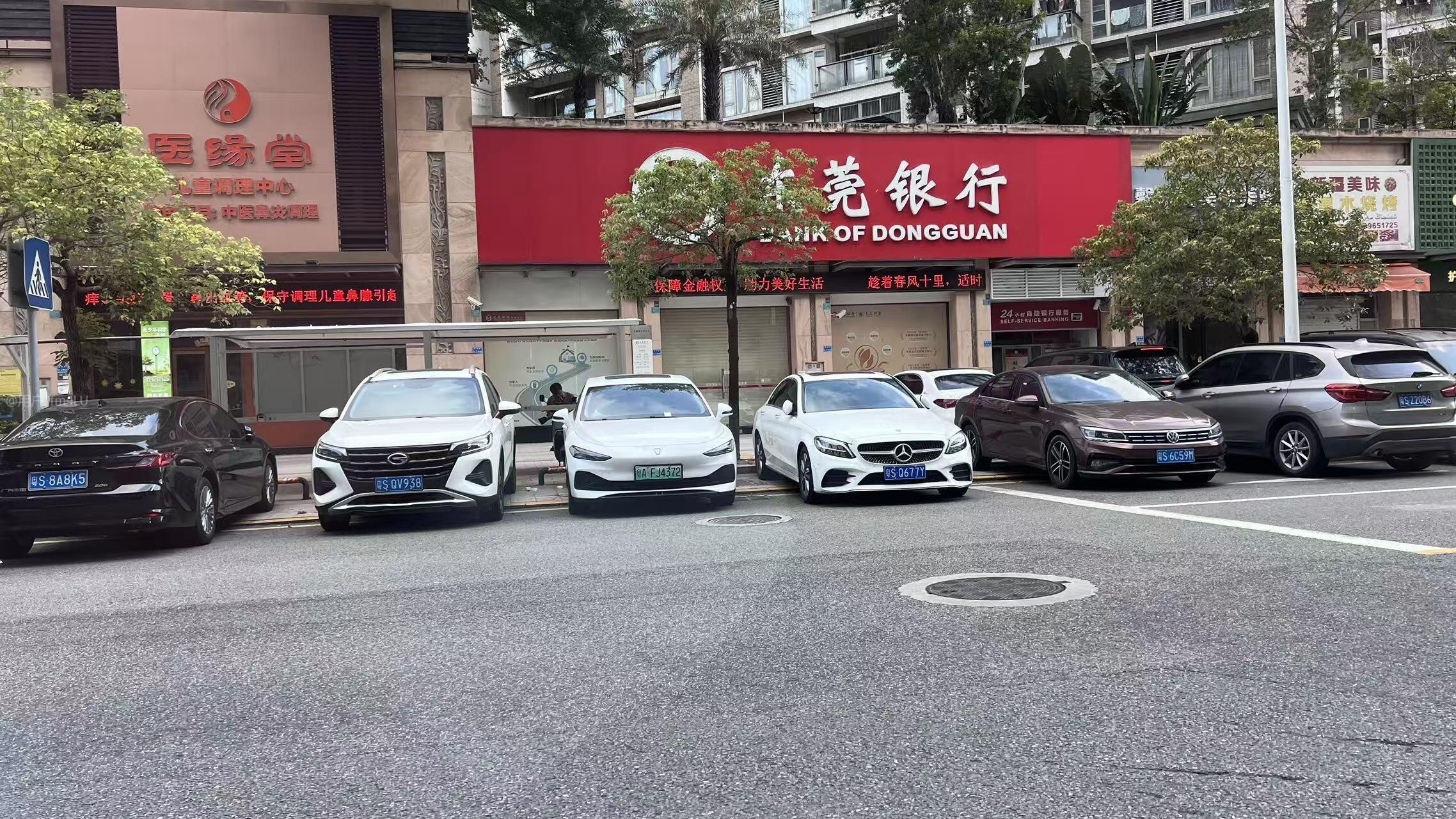 违规停车,多次投诉无效-阳光热线问政平台