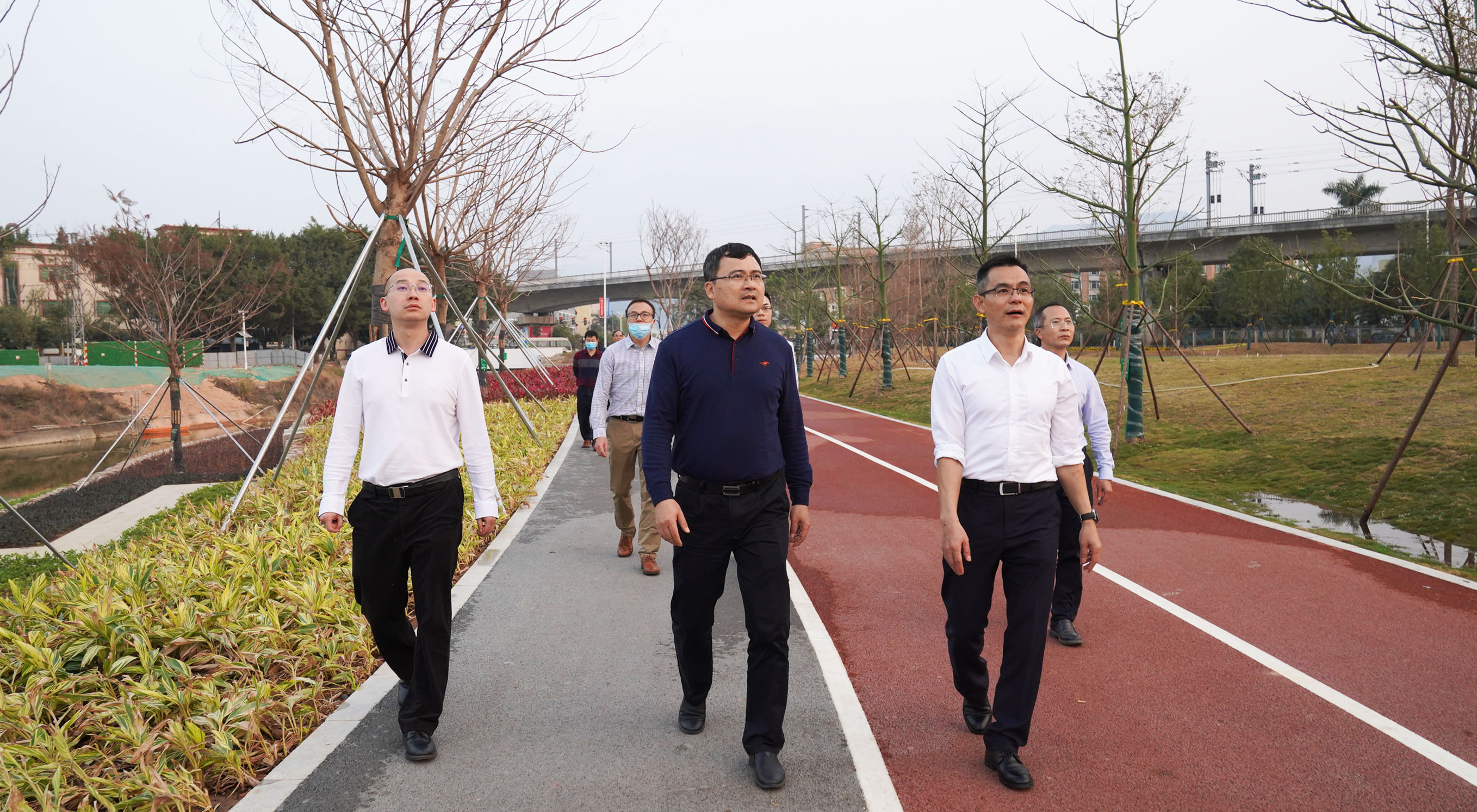 东莞市广播电视台台长黎树根带队到谢岗镇调研媒体宣传和生态建设工作