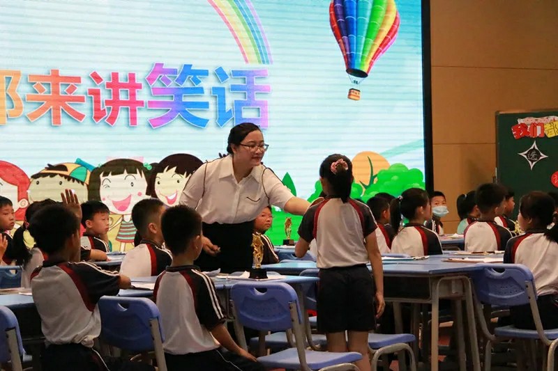 大朗镇中心小学钟肖娥老师荣获松山湖片区小学语文教师教学比赛第一名