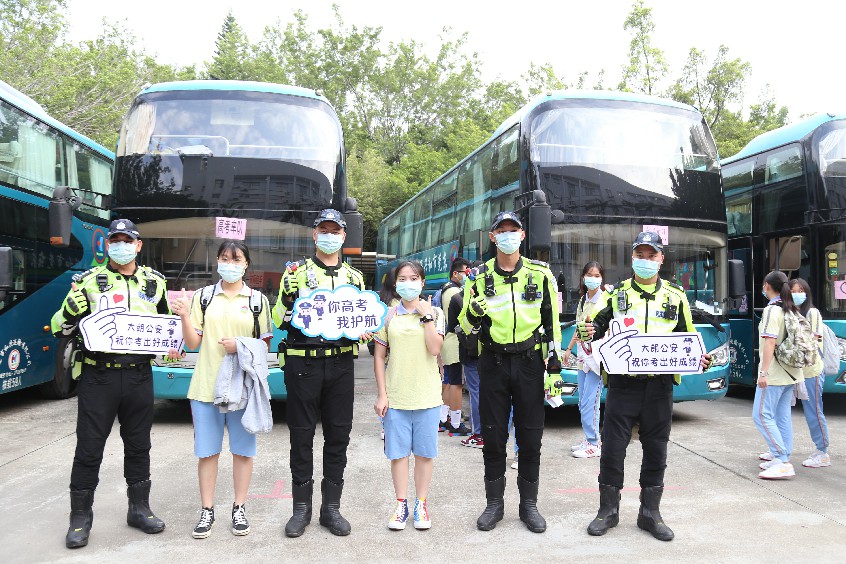 大朗中学学子提笔上场战四方!加油少年-知东莞