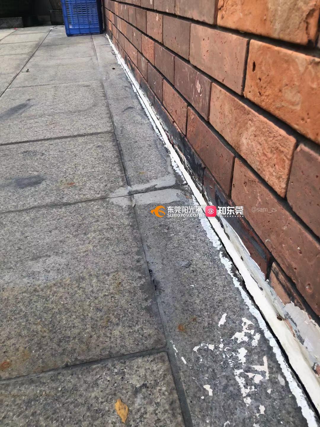 万江华美新村小区多家住户地基下沉问题