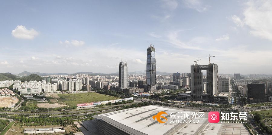 412011年6月,南城第一国际区域,几幢东莞地标建筑台商大厦,康帝酒店