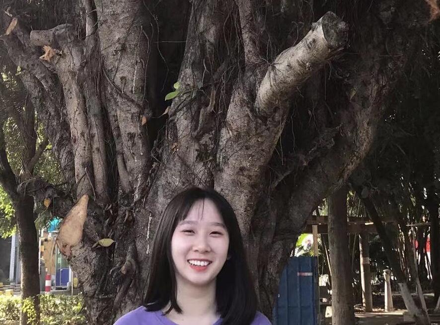 叶嘉怡 编号:157122 个人简介:crystal,来自东莞市第一中学,一名高三