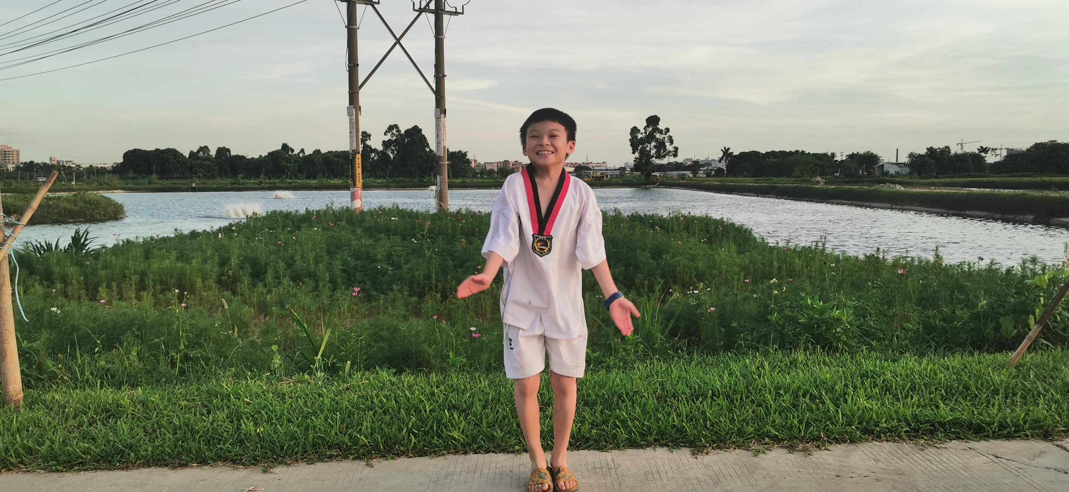 请登录 陈嘉瑞 编号:193582 个人简介: 获奖情况: 指导老师姓名:梁