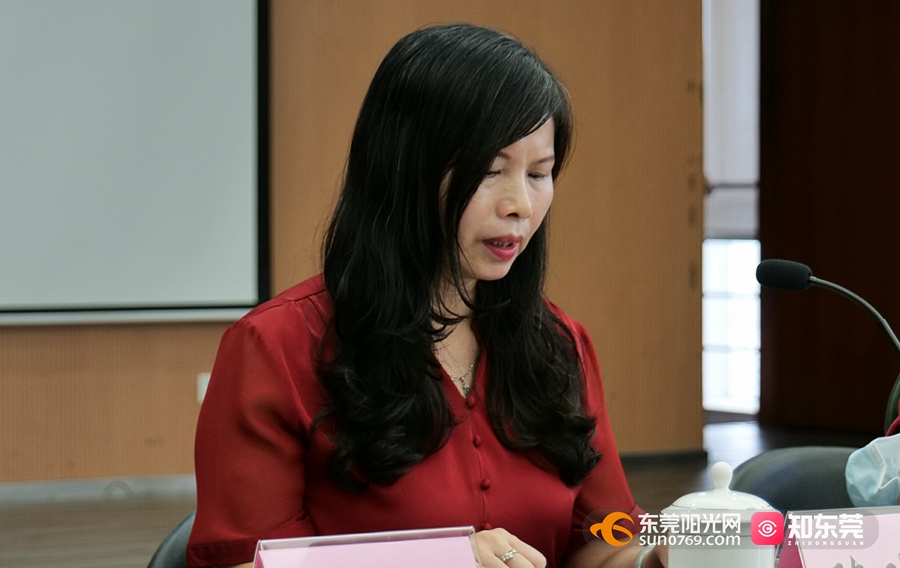 东莞广播电视台《粤韵金声》栏目制片人凌燕表示,以往粤乐师傅都是在