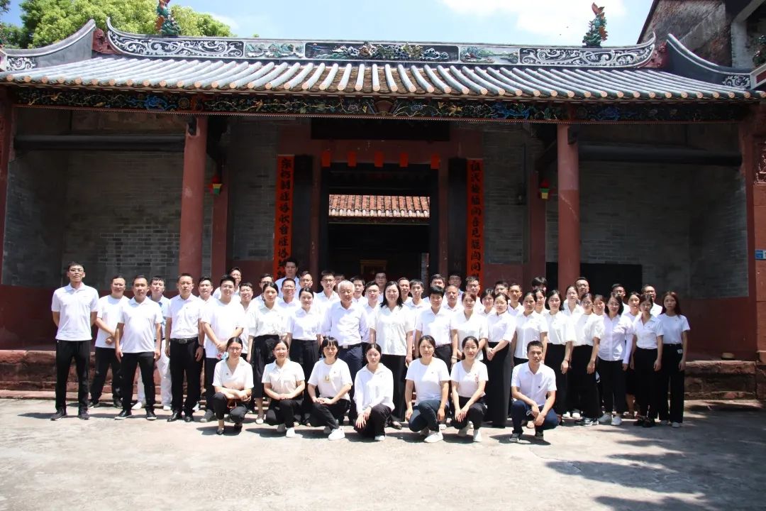 走读"低涌中学革命烈士纪念碑——高埗大桥旧址——东圃小学旧址"红色