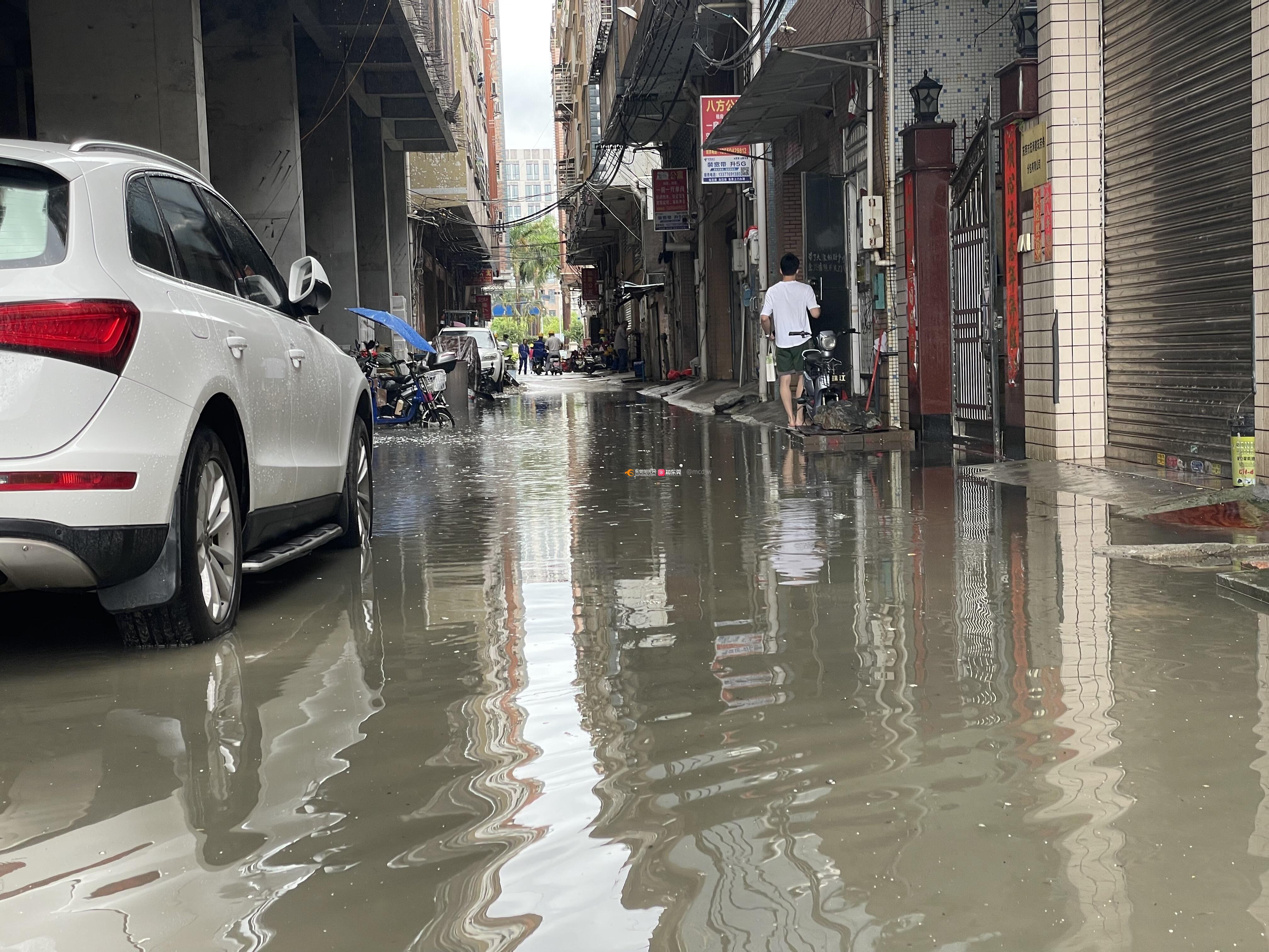 投诉一年了,一下雨就堵塞!20分钟把街道淹没,没人通塞-阳光热线问政平