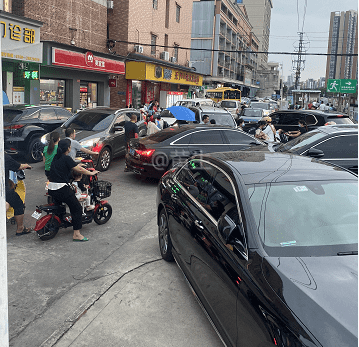 牌楼基社区车辆乱停乱放-阳光热线问政平台