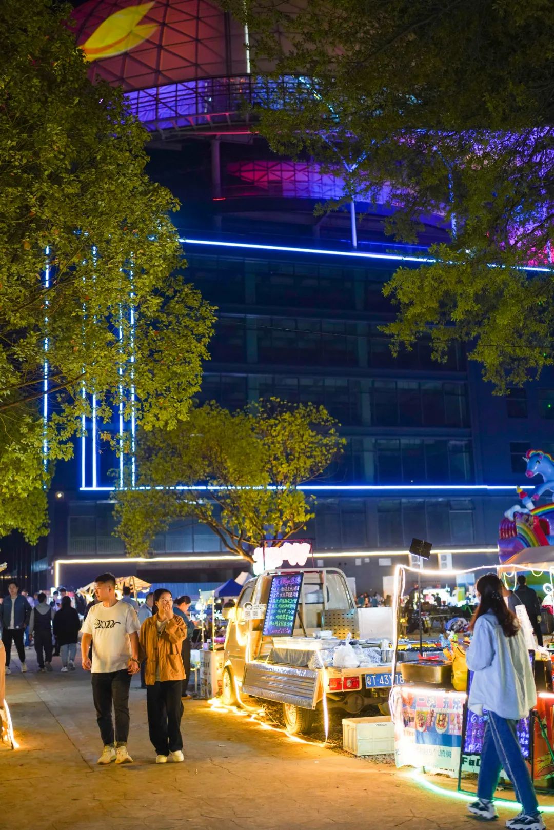 火爆莞惠!网红夜市就在石排大帽子_东莞阳光网