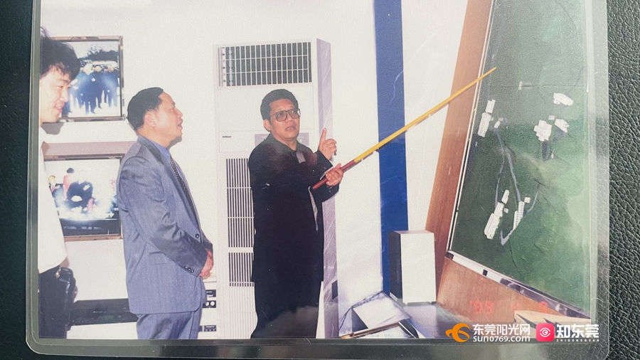 叶旭全介绍,这座设计日处理水量400多万立方米的生物硝化工程,总面积