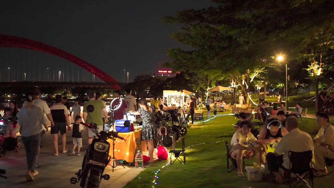阳光网首页>新闻频道>东莞要闻>正文 万江"莞草芳晴"潮流夜市位于万江