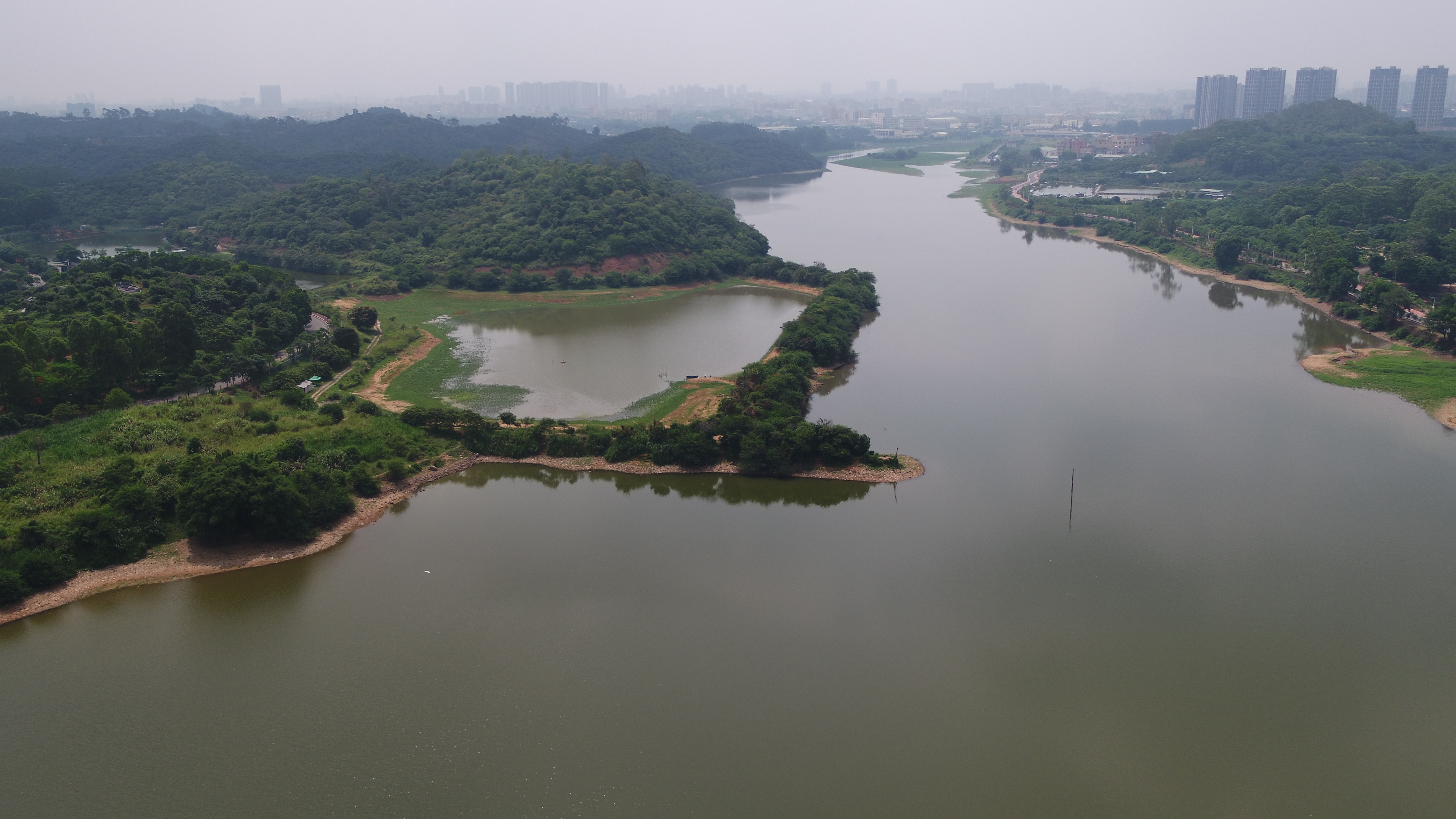 南與連平村相接,處於黃沙河西岸的同沙水庫上游,總土地面積3