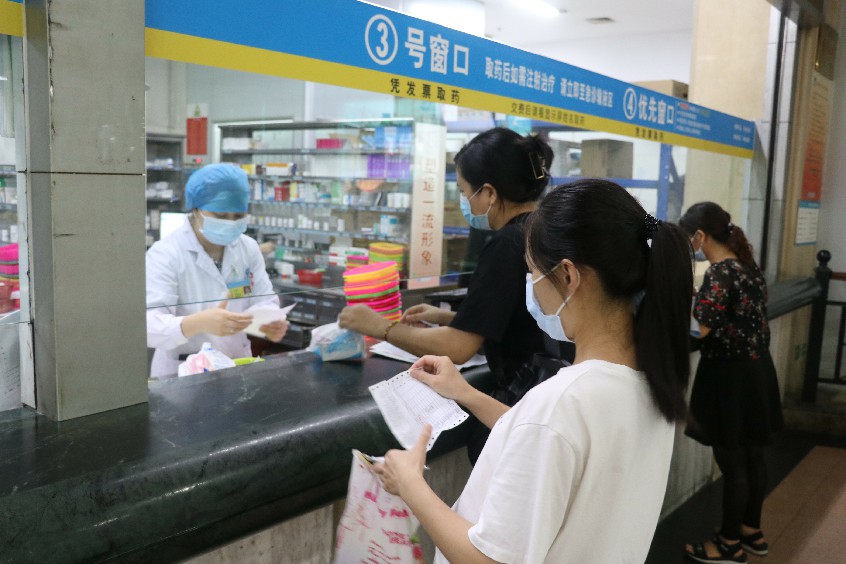 大朗医院实施国家组织药品集中采购惠民生