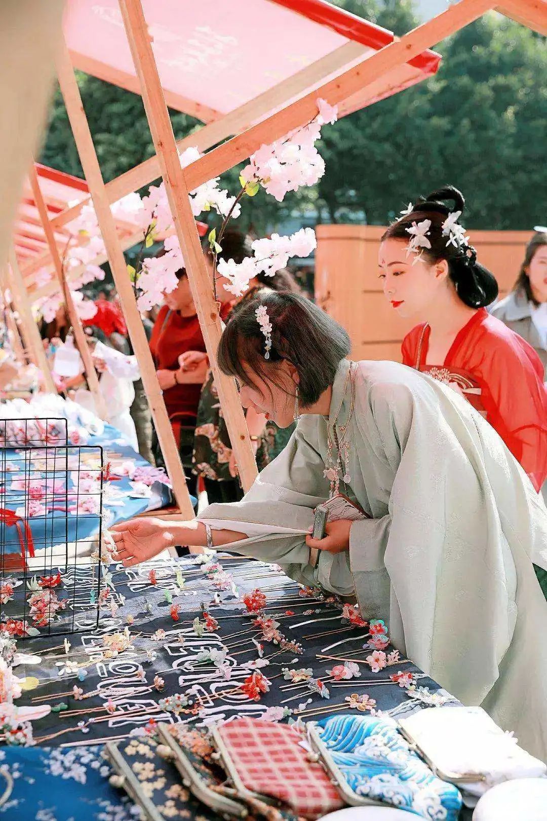 鹊桥相会古风集市,乞巧祭祀,画中人凤岗七夕游园会来啦