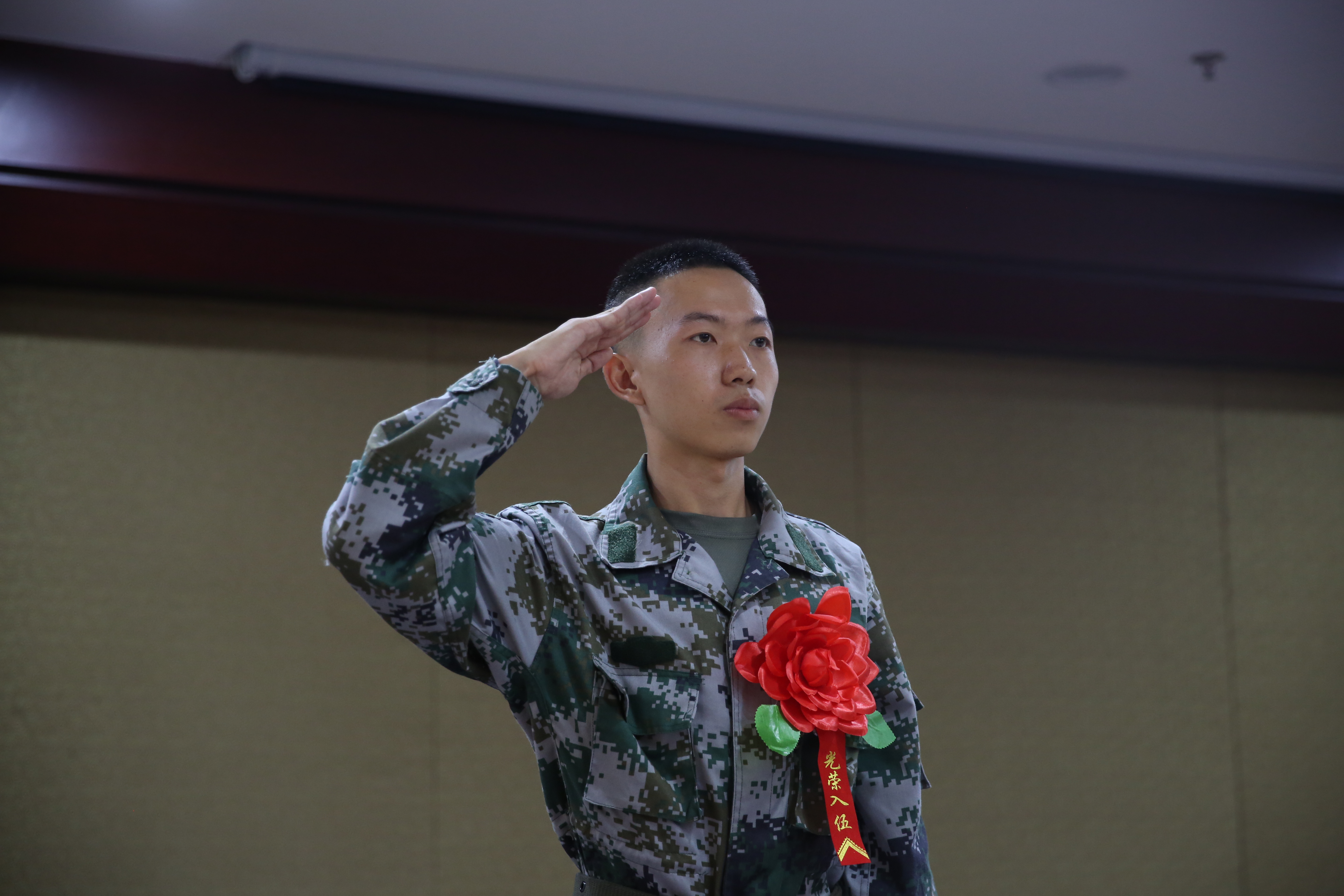 可爱的家乡,奔赴祖国最需要的地方去,投身部队这个大熔炉里锻炼成长