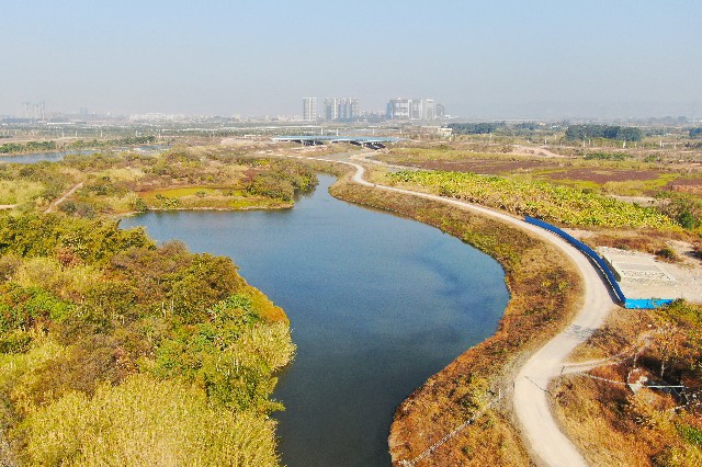 高标准规划建设43公里碧道,包括滨河公园,湿地公园等8个子项目,总投资