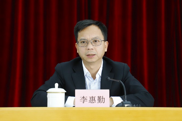 李一龙,张桂标先后就道路交通领域,住建领域安全生产工作进行部署.