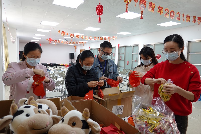 今年过年不回家 一封家书传真情