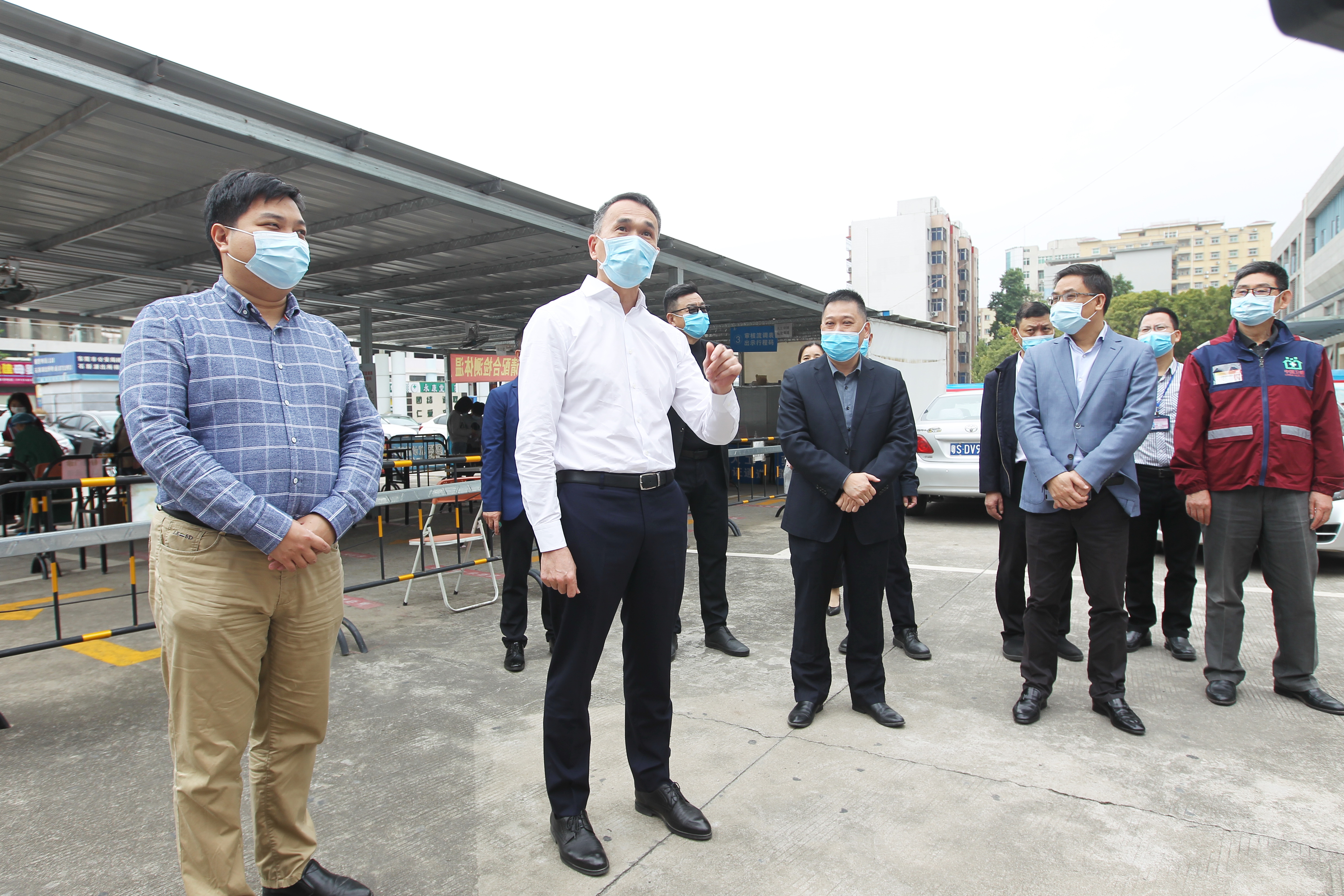 周伟森指出,春节期间,消防指战员坚守岗位,体现了顾大家舍小家的担当