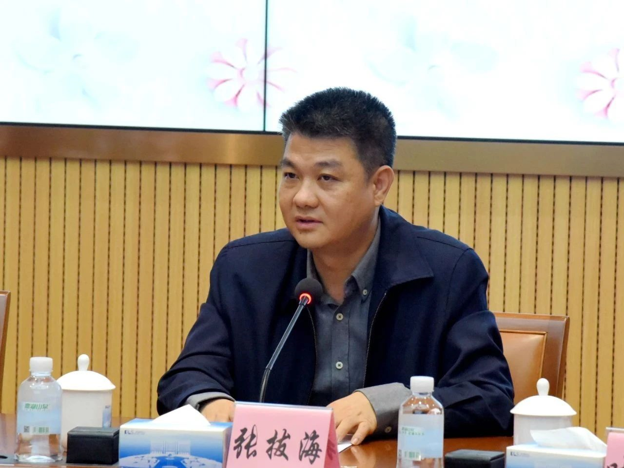 大岭山庆三八妇女代表座谈会召开