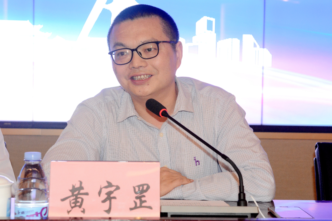 张拔海指出,要坚持以最严格的要求,全面压实企业安全生产主体责任.