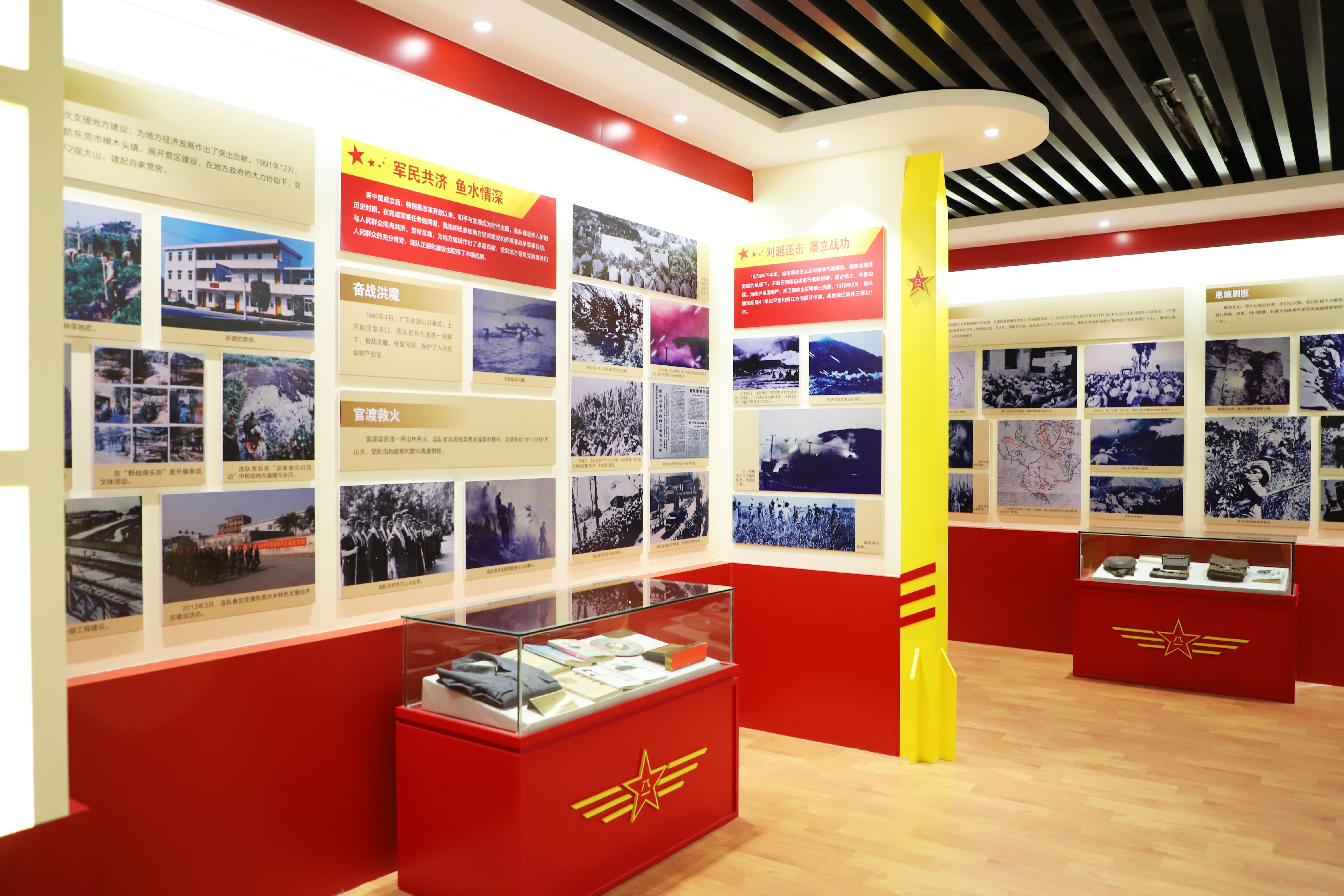 在驻地部队领导的陪同下,胡毅峰一行先后到军事长廊,部队荣誉室,新营