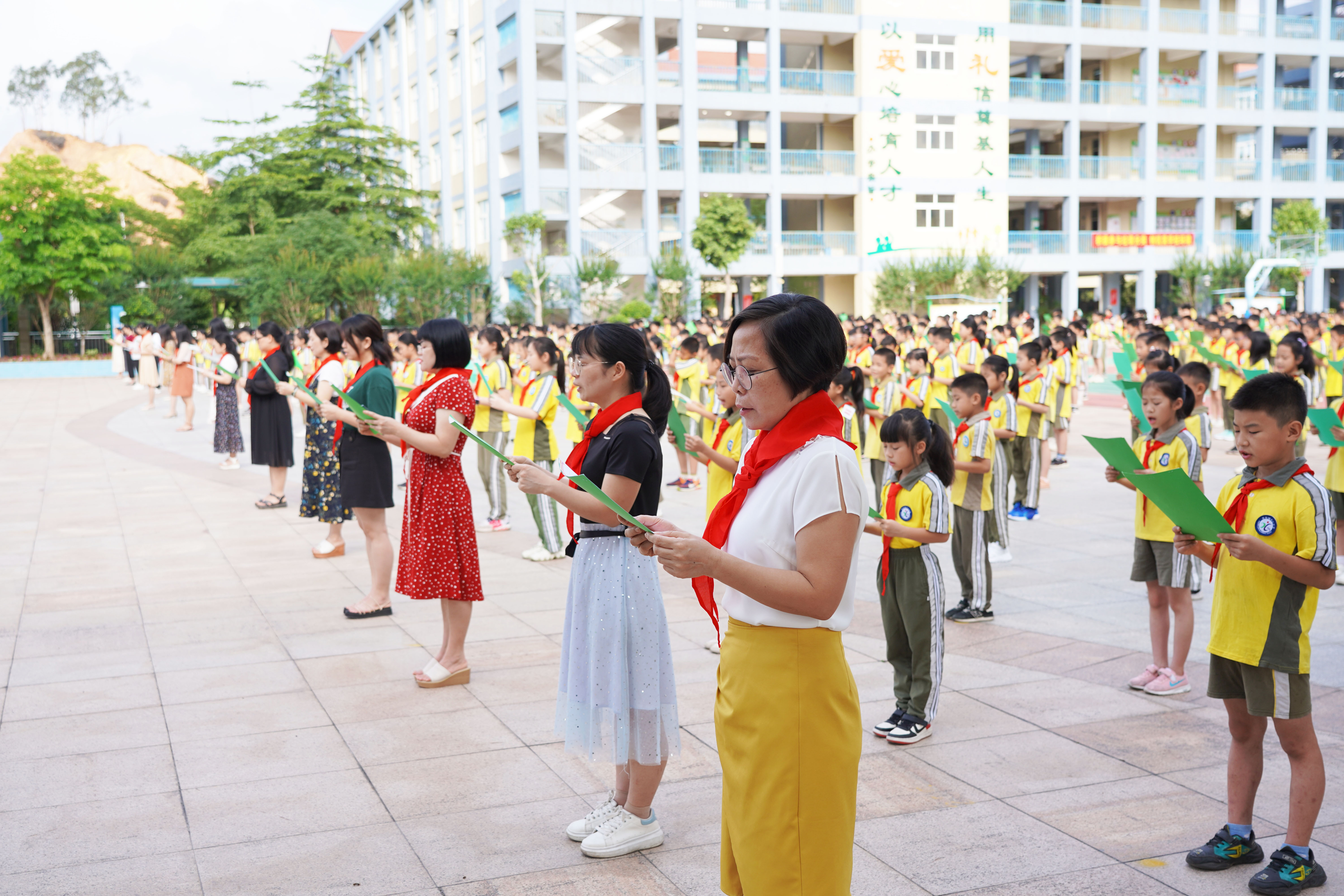 谢岗镇中心小学:红色文化照校园 党史教育绽风采