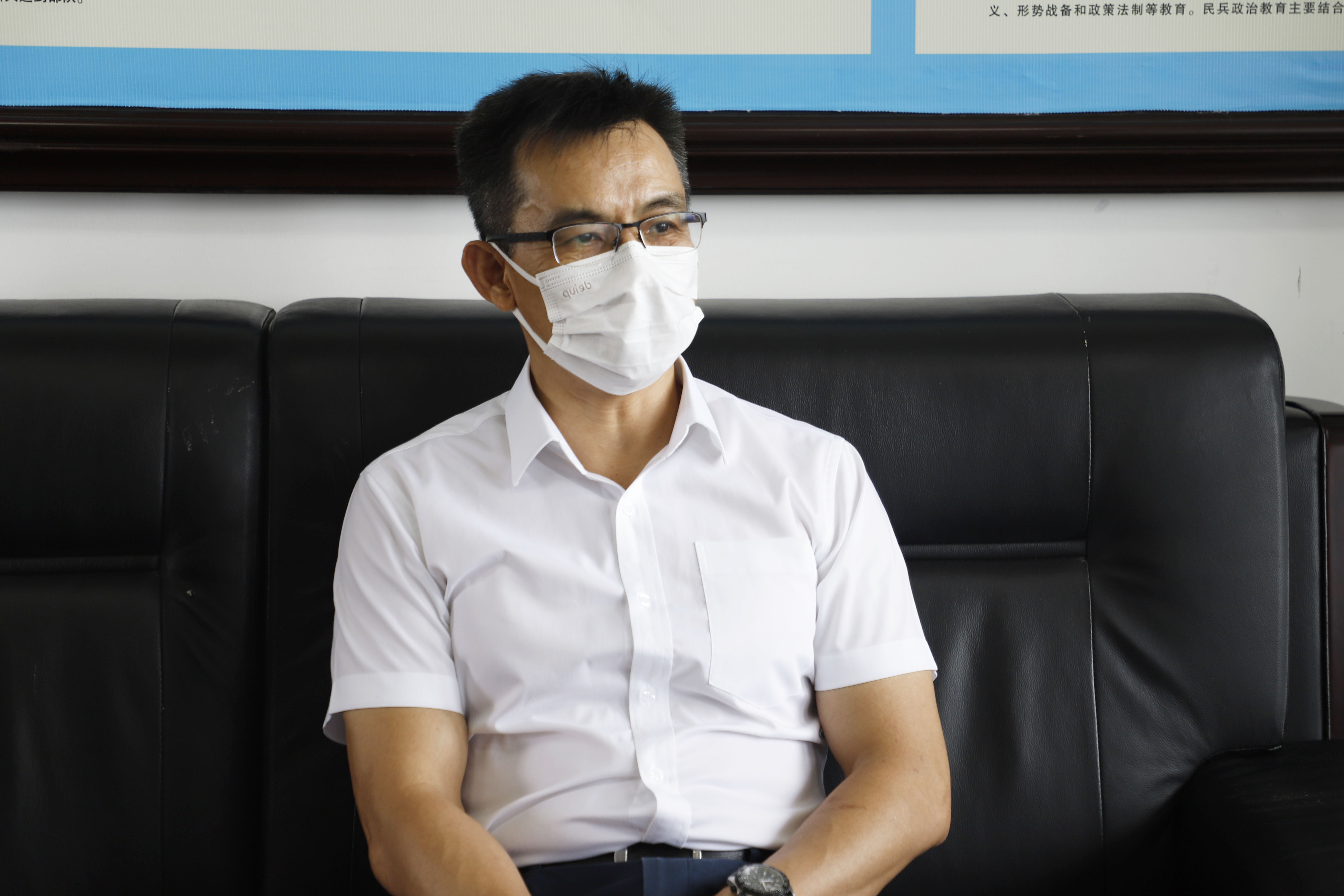 东莞军分区副司令员冯振鹏带队到谢岗镇调研基层武装工作