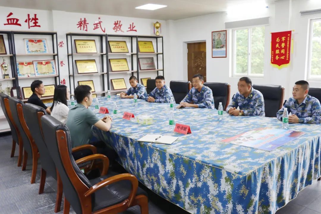 近日,麻涌镇退役军人服务中心前往海军91650部队开展慰问联谊活动.