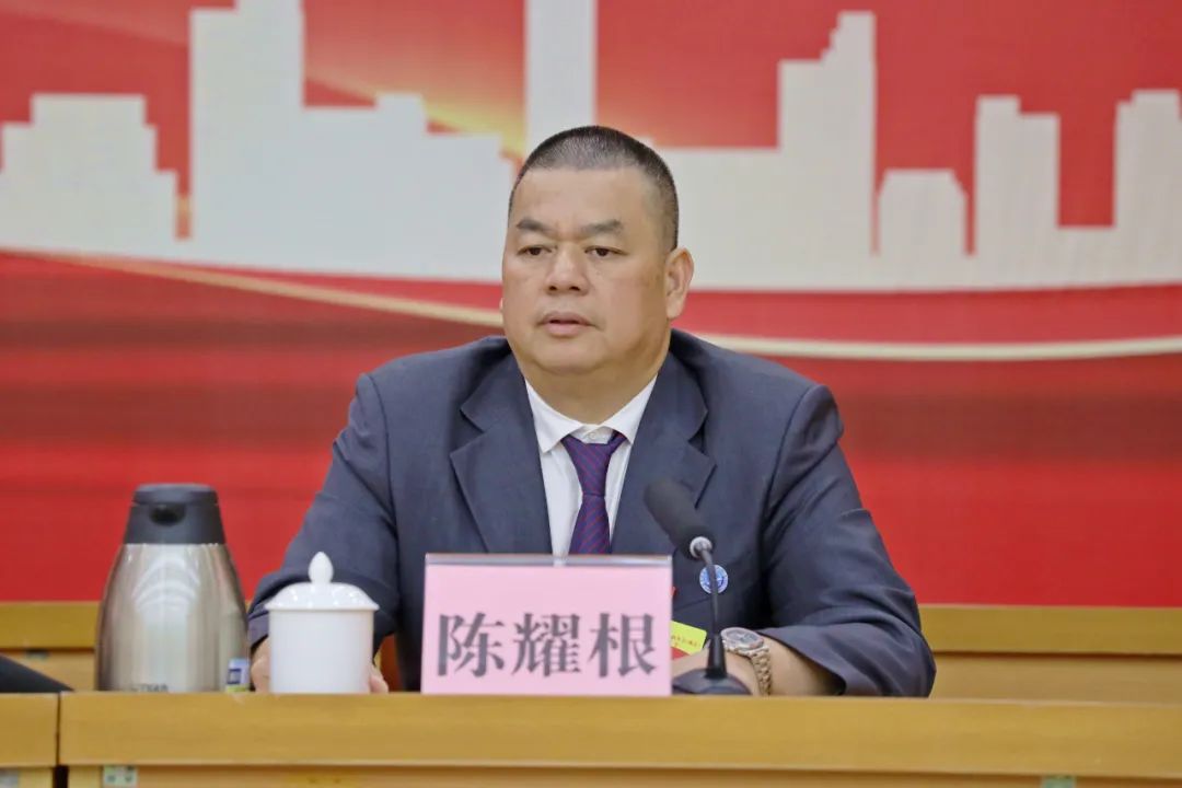 新任会长陈耀根表示,将携手全体执委会成员以此次换届为契机,团结带领