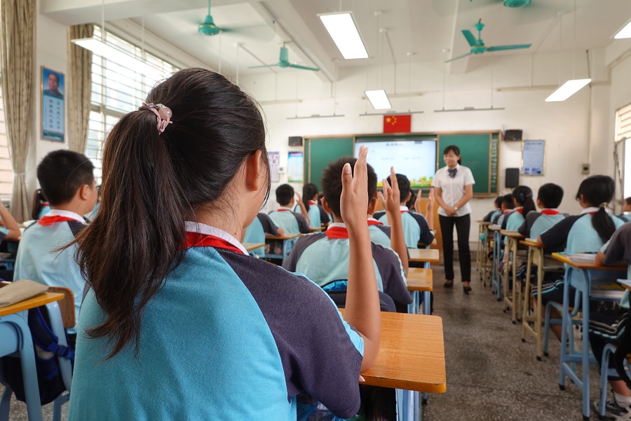 虎门镇教书育人优秀教师任薇