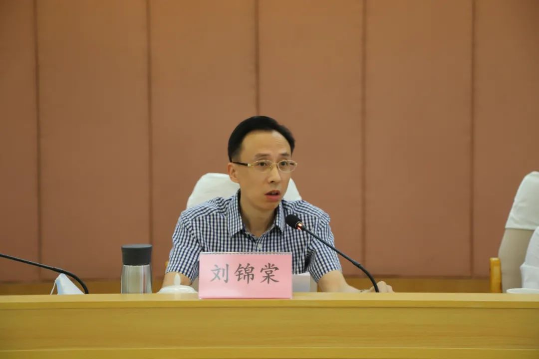 镇委副书记,镇长刘锦棠,镇委副书记吕琳以及相关部门,各村(社区)负责