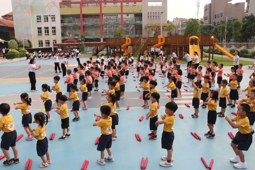 大朗镇中心幼儿园举行早操展示活动