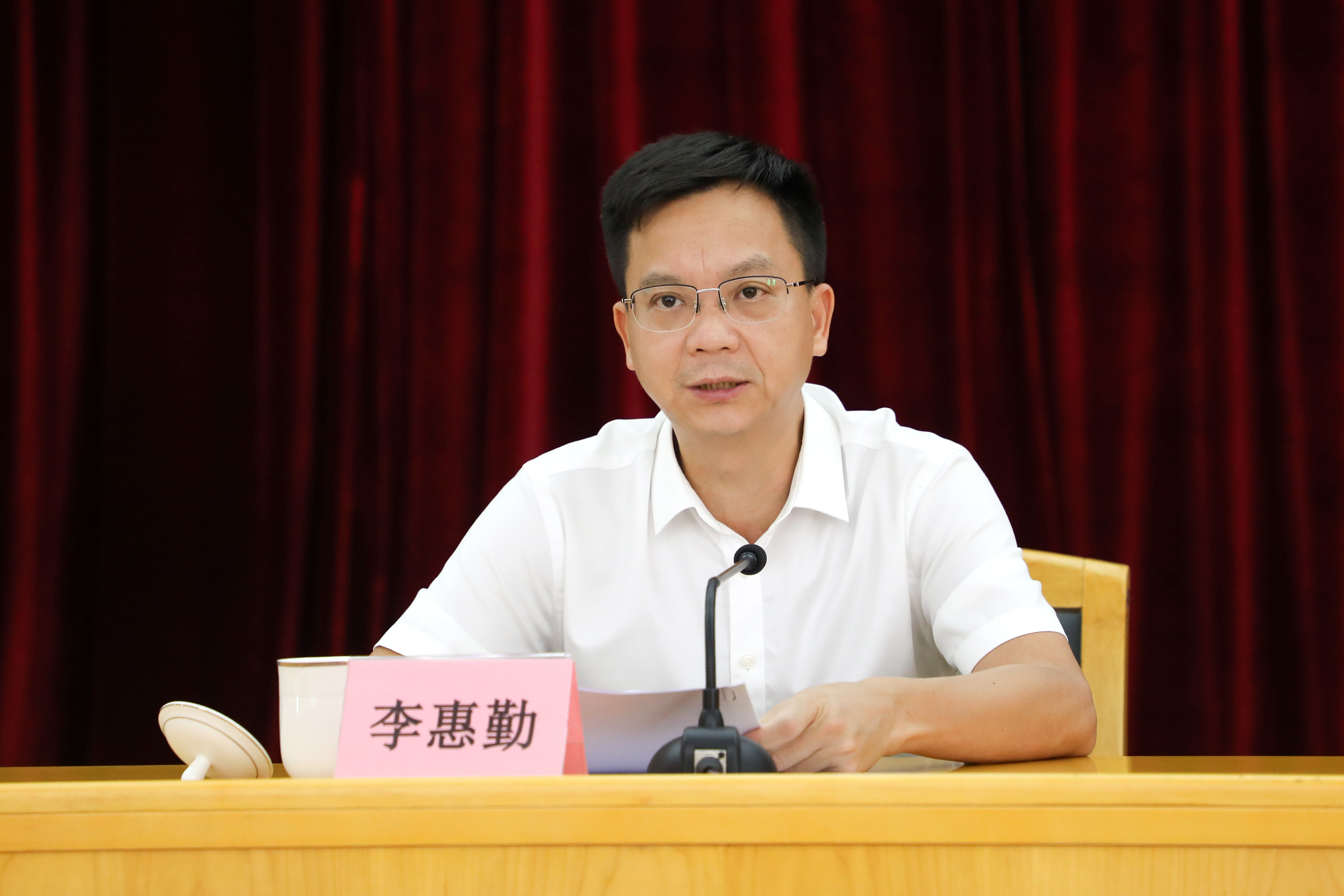 谢岗镇掀起环境卫生整治再提升行动新高潮