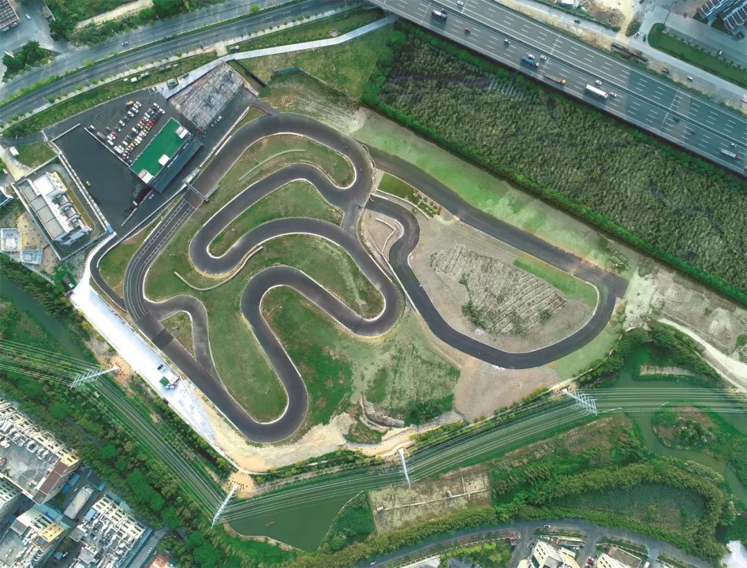 香飘四季发现麻涌之赛车文化体验日超燃赛道上演速度与激情