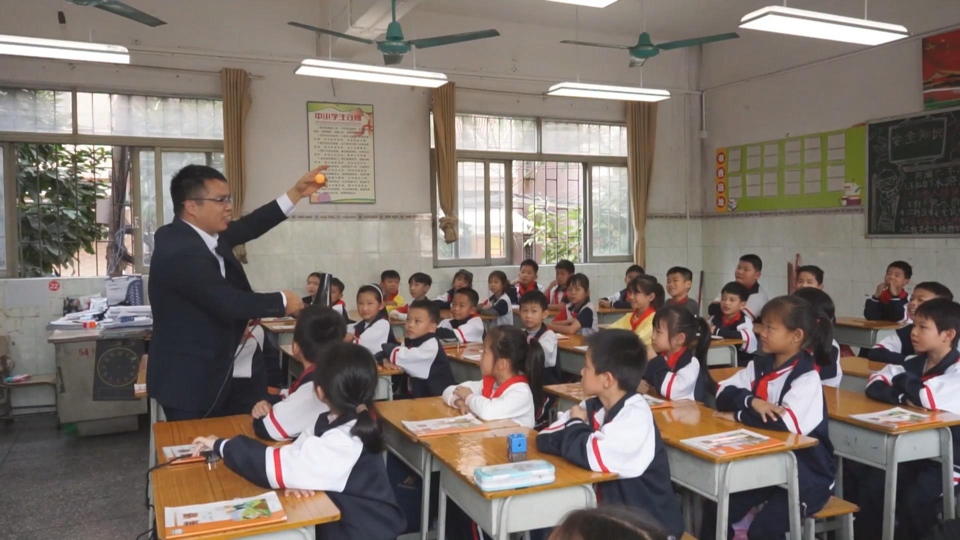 厚街艺园学校党支部第一书记工作团队名优教师邓还秋表示,他们会进行