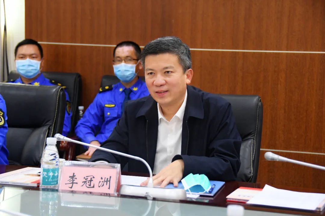 市城管局到黄江镇调研推进美丽圩镇建设争创城镇亮点