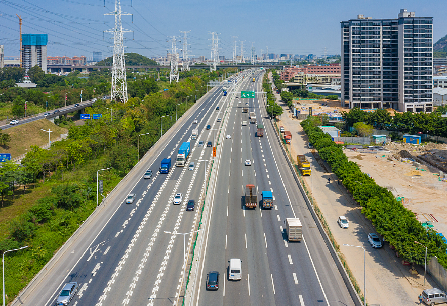 广深高速公路将改扩建为双向10车道