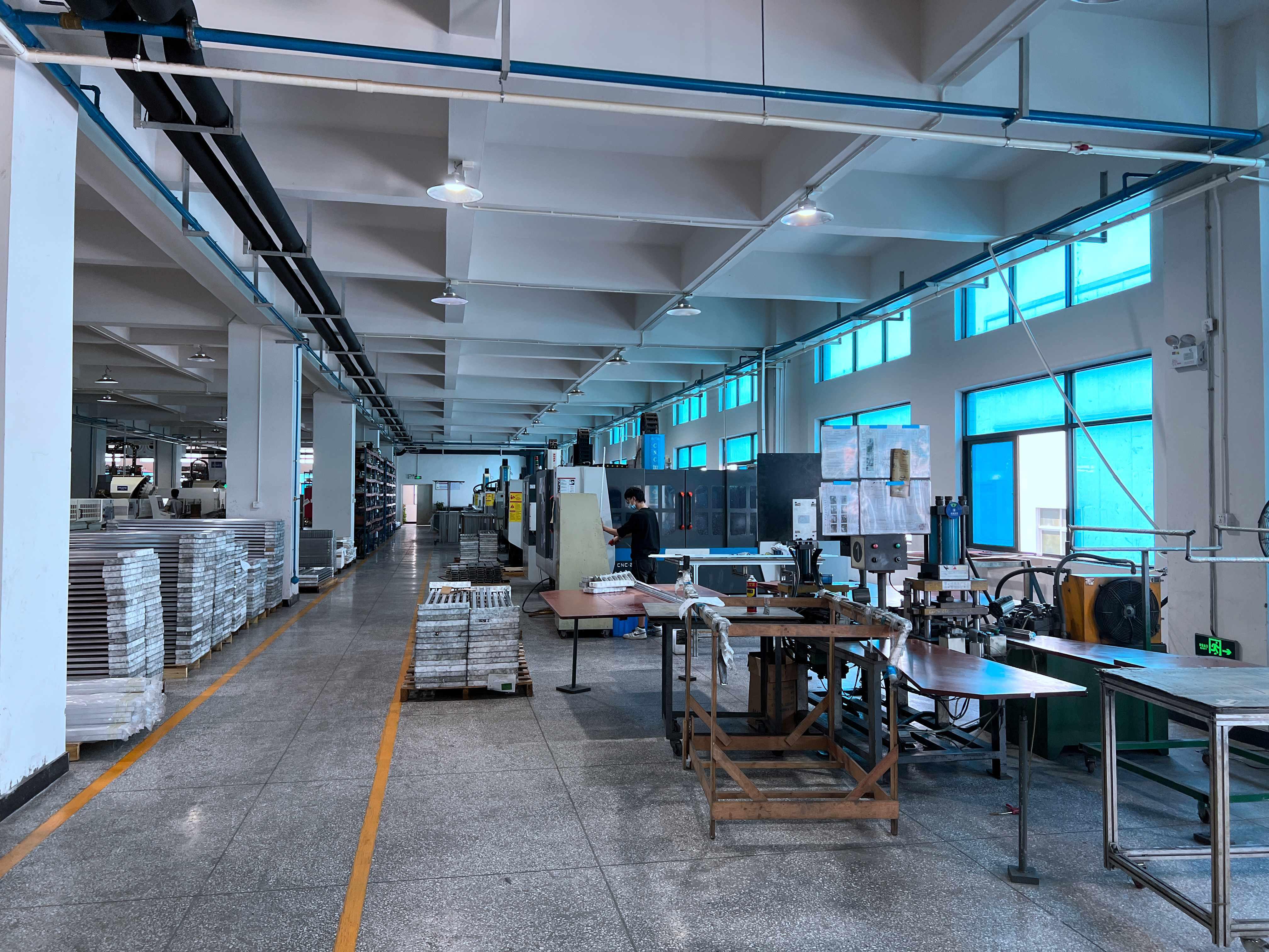 近日,塘厦镇的规上企业东莞智信五金制品有限公司制一课cnc装配组获授