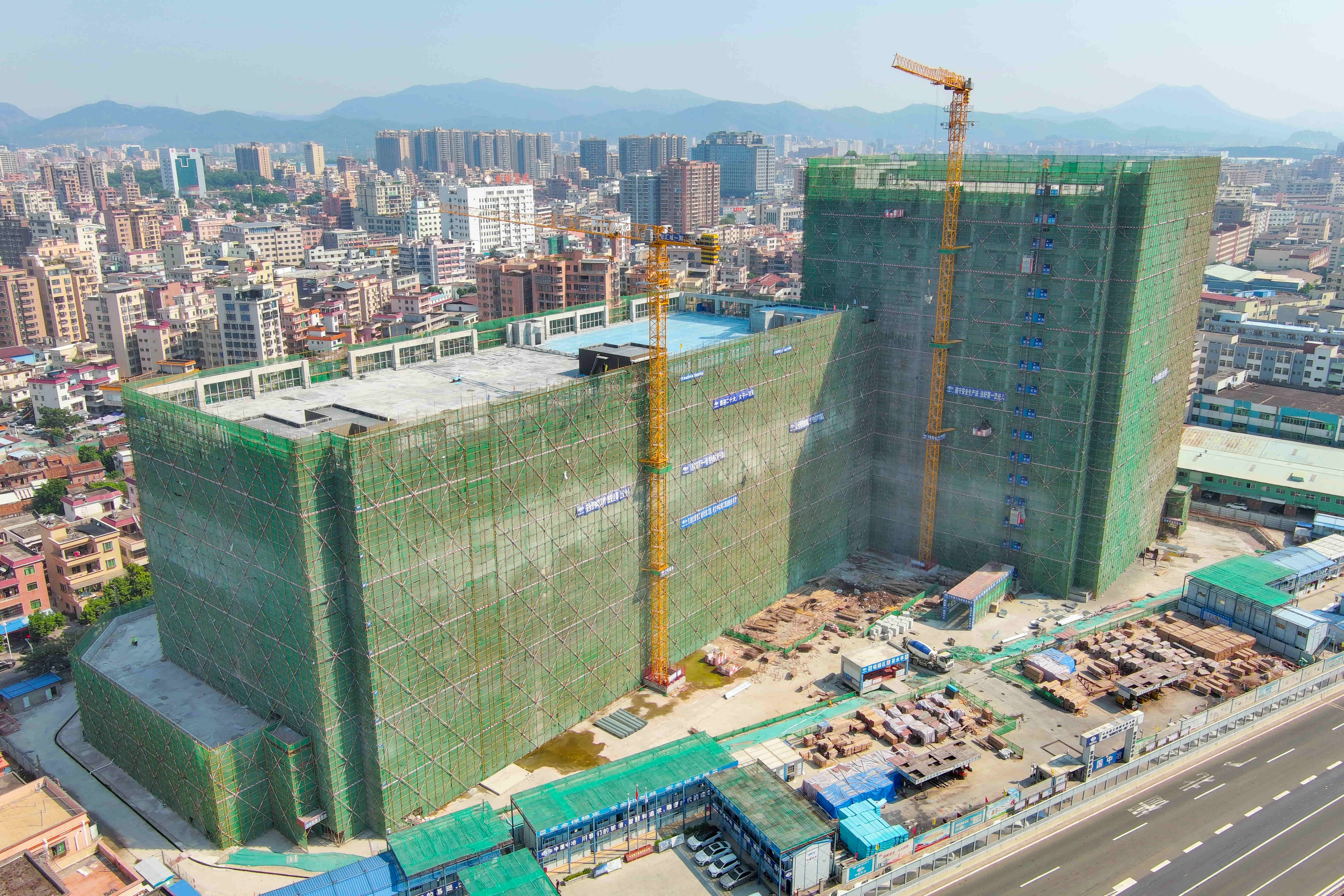 虎门北栅智汇城项目一期工程主体建筑封顶 将于2023年5月交付使用