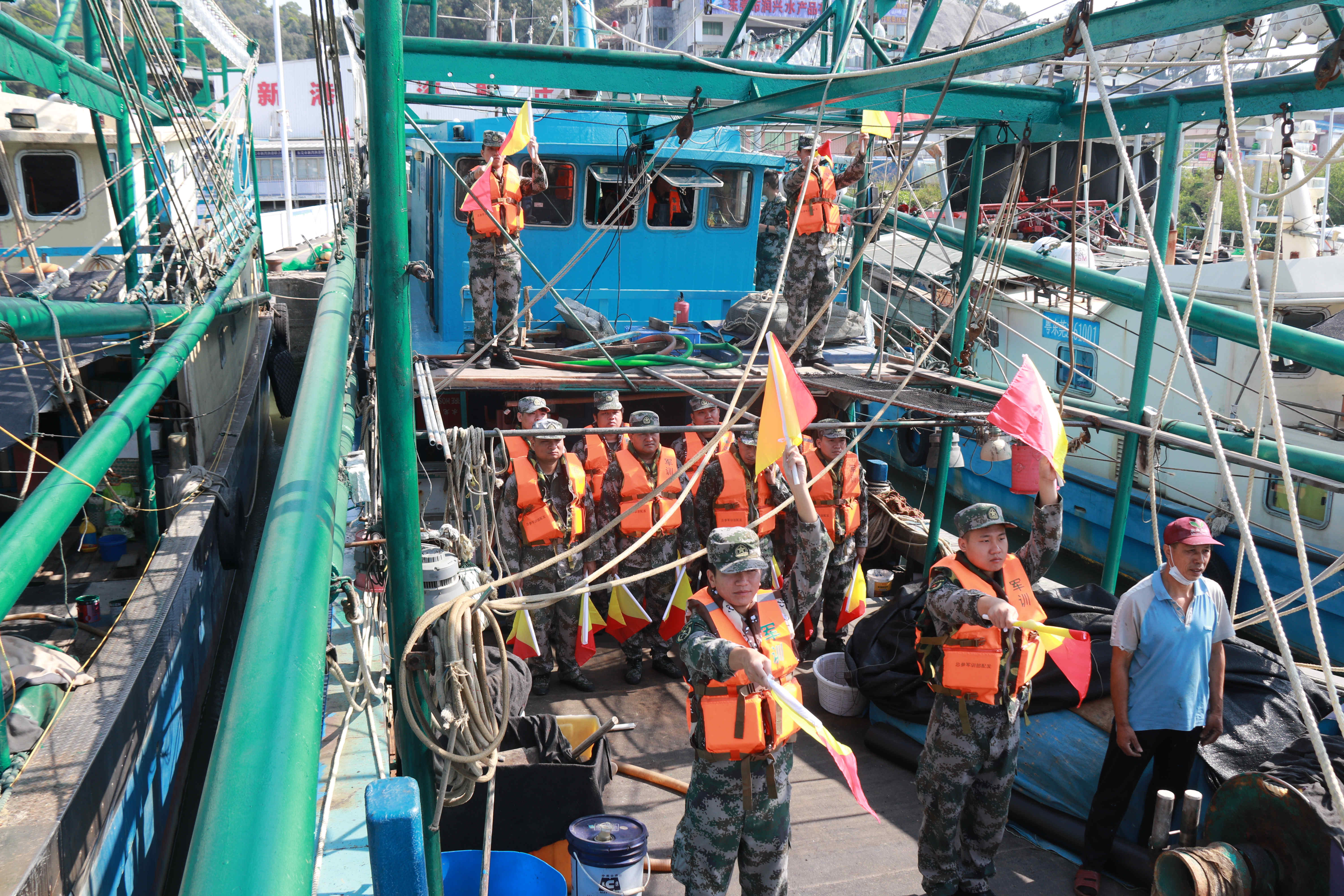 虎门镇开展民兵训练 提升海上巡逻警戒能力