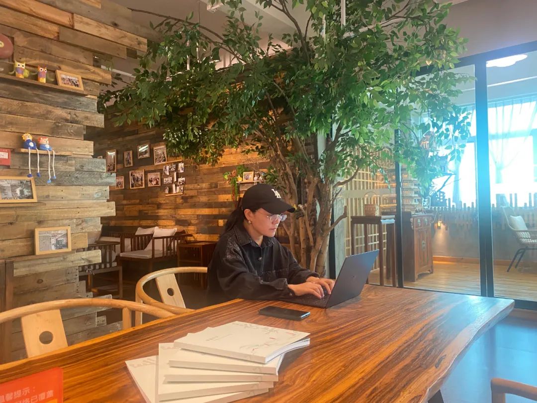 记录打工者的真实生活!长安作家塞壬作品《无尘车间》获多个奖项