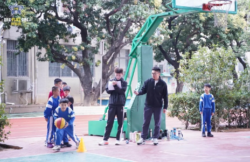 组队啦！大朗镇全面搭建青少年篮球人才梯队 (1).jpg