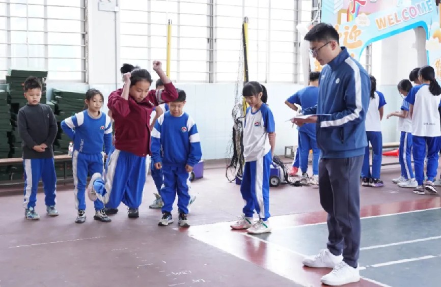 组队啦！大朗镇全面搭建青少年篮球人才梯队 (2).jpg